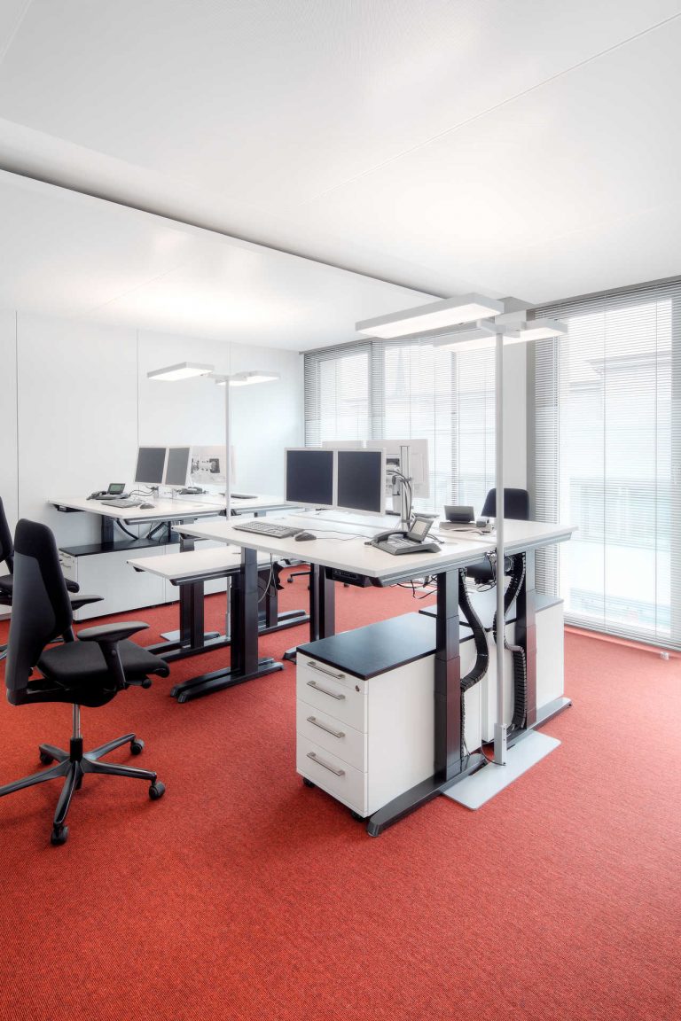 Bürotrend Büromöbel, Büroeinrichtung, Bürotechnik Bielefeld OWL | Hund Büromöbel