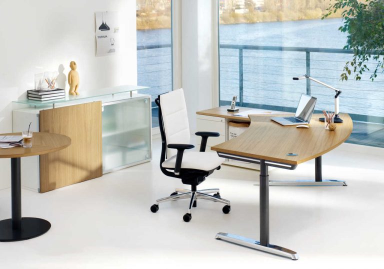 Bürotrend Büromöbel, Büroeinrichtung, Bürotechnik Bielefeld OWL | Hund Büromöbel Schreibtisch Thales